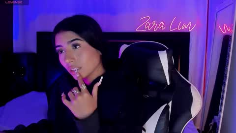 Zara Lim  online show from November 16, 2025, 2:17 am