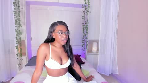 Snapshot of zaraprescott chatting on April 6, 2026, 10:33 pm SARA online show from April 6, 2026, 10:33 pm