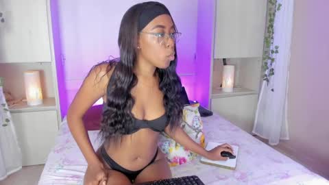 Snapshot of zaraprescott chatting on May 4, 2026, 8:16 pm SARA online show from May 4, 2026, 8:16 pm