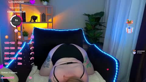 Lola online show from February 5, 2025, 10:01 pm