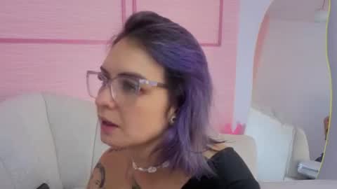 Isabella online show from June 22, 2026, 12:46 pm