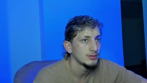 Snapshot of zarcoox chatting on April 7, 2026, 3:29 am Zarcoo online show from April 7, 2026, 3:29 am