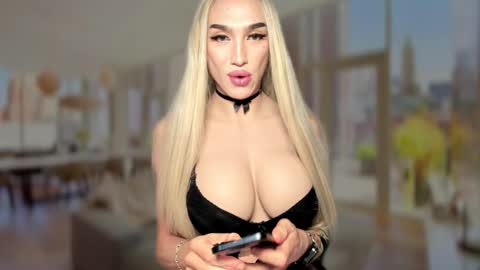 Snapshot of zarinastoun20 chatting on February 2, 2025, 8:51 pm ZARINA online show from February 2, 2025, 8:51 pm