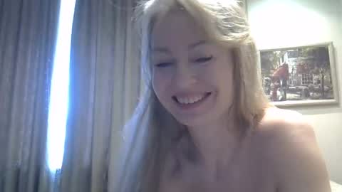 Snapshot of zarinaswift chatting on April 25, 2026, 6:05 am Zarina Swift online show from April 25, 2026, 6:05 am