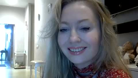 Snapshot of zarinaswift chatting on May 30, 2026, 6:43 am Zarina Swift online show from May 30, 2026, 6:43 am