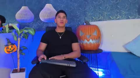 Zayn Cross online show from October 18, 2025, 5:32 am