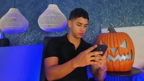 Zayn Cross online show from October 29, 2025, 5:42 am