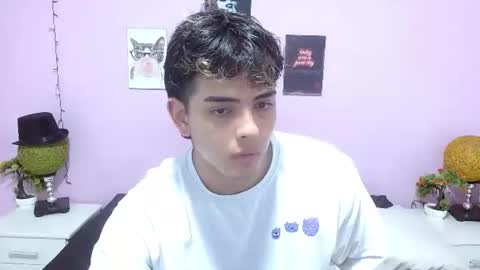 zayne lyon online show from July 25, 2026, 11:41 am