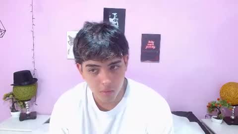 zayne lyon online show from July 27, 2026, 11:39 am