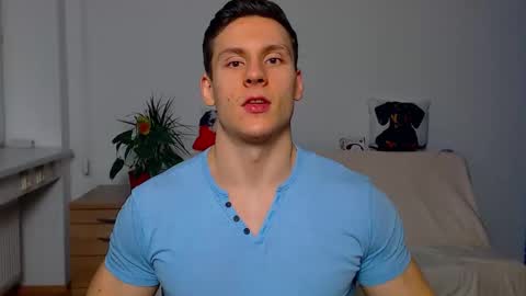 Snapshot of zeinmiracles chatting on December 20, 2025, 12:18 am zeinmiracles online show from December 20, 2025, 12:18 am