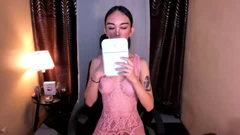 zella_maurice online show from June 12, 2026, 12:04 pm