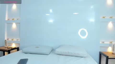 Zenda Evans online show from March 10, 2025, 3:56 am