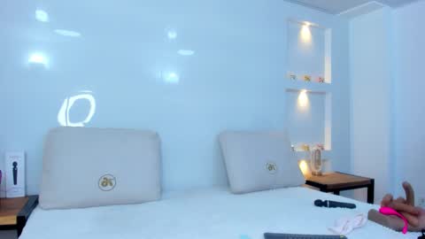 Zenda Evans online show from October 21, 2025, 4:13 am