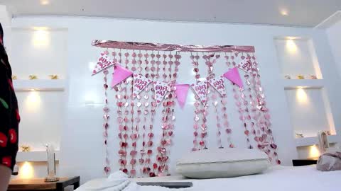 Zenda Evans online show from February 9, 2026, 3:43 am