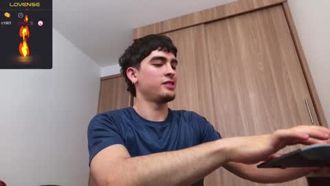 Zenn online show from December 5, 2024, 3:39 pm