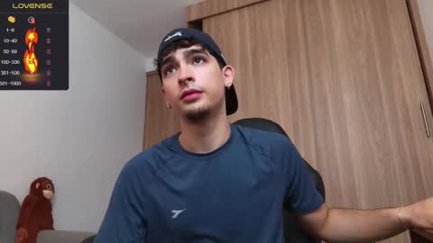 Zenn online show from December 23, 2024, 12:30 pm