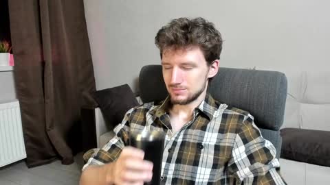 Snapshot of zepanl chatting on January 21, 2025, 5:05 am Andrew online show from January 21, 2025, 5:05 am