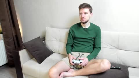 Snapshot of zepanl chatting on October 15, 2025, 8:31 pm Andrew online show from October 15, 2025, 8:31 pm