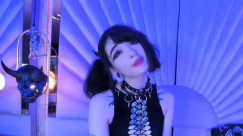    online show from February 11, 2025, 1:41 pm