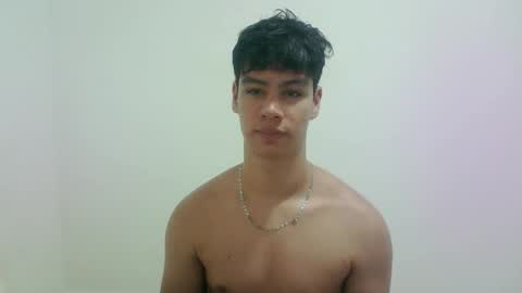 Snapshot of zeus_183 chatting on September 12, 2025, 2:00 am zeus_183 online show from September 12, 2025, 2:00 am