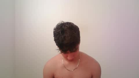 Snapshot of zeus_183 chatting on October 31, 2025, 2:40 pm zeus_183 online show from October 31, 2025, 2:40 pm