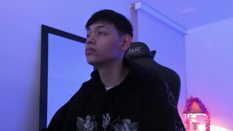 Snapshot of zeus_blaze chatting on September 17, 2025, 12:07 pm zeus_blaze online show from September 17, 2025, 12:07 pm