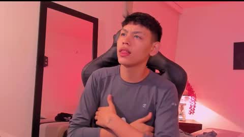 Snapshot of zeus_blaze chatting on September 25, 2025, 9:02 am zeus_blaze online show from September 25, 2025, 9:02 am