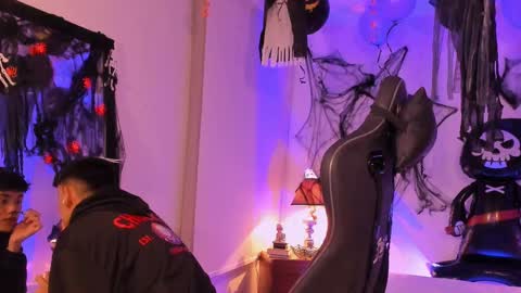 Snapshot of zeus_blaze chatting on October 7, 2025, 7:49 am zeus_blaze online show from October 7, 2025, 7:49 am