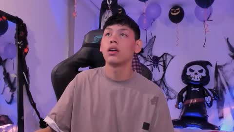 Snapshot of zeus_blaze chatting on October 24, 2025, 12:12 pm zeus_blaze online show from October 24, 2025, 12:12 pm