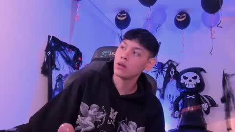 Snapshot of zeus_blaze chatting on October 29, 2025, 3:47 pm zeus_blaze online show from October 29, 2025, 3:47 pm