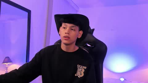 Snapshot of zeus_blaze chatting on November 4, 2025, 7:29 am zeus_blaze online show from November 4, 2025, 7:29 am