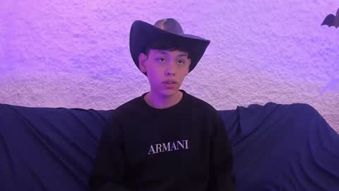 Snapshot of zeus_blaze chatting on November 5, 2025, 8:09 pm zeus_blaze online show from November 5, 2025, 8:09 pm