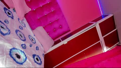 Snapshot of zeuss_x chatting on April 9, 2026, 10:04 pm Aisha Alejandra Rosse Deus online show from April 9, 2026, 10:04 pm