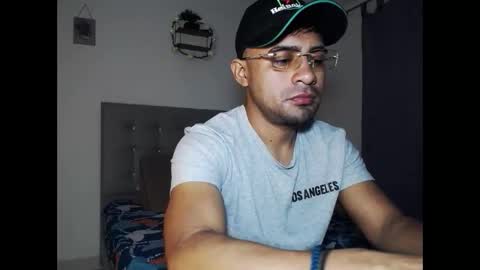 Snapshot of zeussexyhot chatting on May 18, 2026, 5:02 am zeussexyhot online show from May 18, 2026, 5:02 am