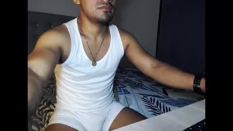 Snapshot of zeussexyhot chatting on May 26, 2026, 5:03 am zeussexyhot online show from May 26, 2026, 5:03 am