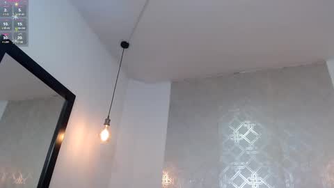 ZHAMIRA  ANDRES online show from February 16, 2025, 7:38 pm