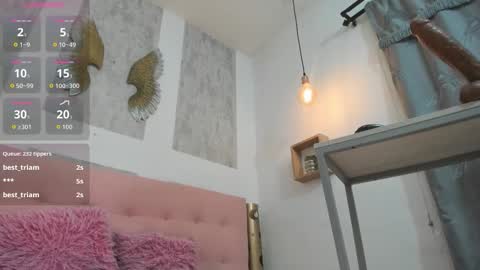 ZHAMIRA  ANDRES online show from October 8, 2025, 11:02 pm