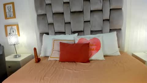 Snapshot of zharia_lux25 chatting on February 11, 2026, 11:37 am zharia_lux25 online show from February 11, 2026, 11:37 am