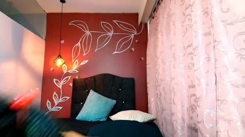 Zia Green online show from December 21, 2024, 3:31 pm