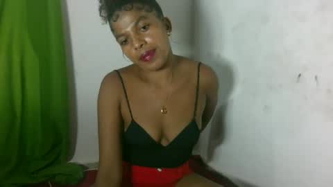 Snapshot of zizioraniarison chatting on May 30, 2026, 10:51 pm zizioraniarison online show from May 30, 2026, 10:51 pm