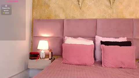 zoe_aitanaa online show from July 13, 2026, 7:49 pm