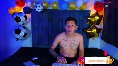 zoe_axel1 online show from July 12, 2026, 7:38 pm