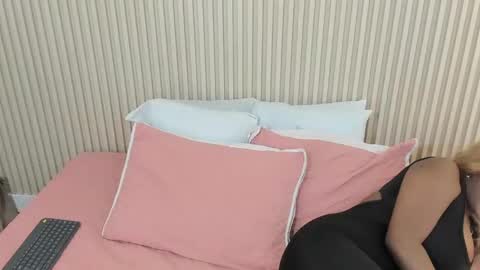 Snapshot of zoe_barlove chatting on May 14, 2026, 1:51 pm Your new obsession online show from May 14, 2026, 1:51 pm