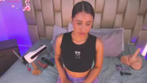 Snapshot of zoe_barlove chatting on June 14, 2026, 1:13 pm Your new obsession online show from June 14, 2026, 1:13 pm