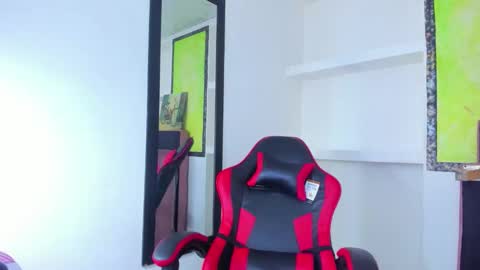 Z O E online show from February 4, 2026, 8:47 pm