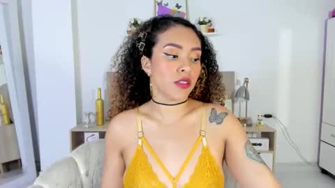 Zoe Gruber online show from April 26, 2026, 12:52 am