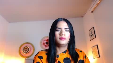 zoe_hecate online show from July 6, 2026, 10:34 am