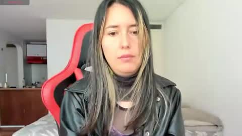 ZOE online show from July 24, 2026, 8:07 pm