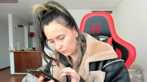 ZOE online show from July 28, 2026, 7:39 pm
