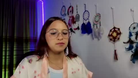ZOE online show from June 17, 2026, 4:48 am